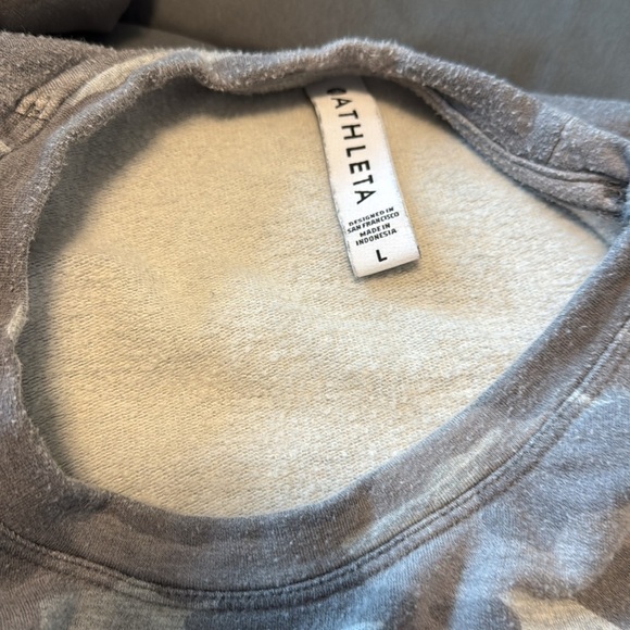 Athleta camo sweatshirt size large‎ - Picture 5 of 7